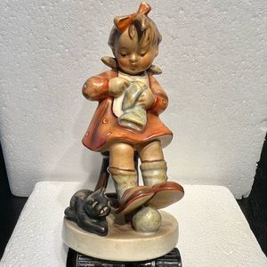 TMK-2 “knitting girl w/cat” Hummel #133/79 is 5”tall and in excellent condition